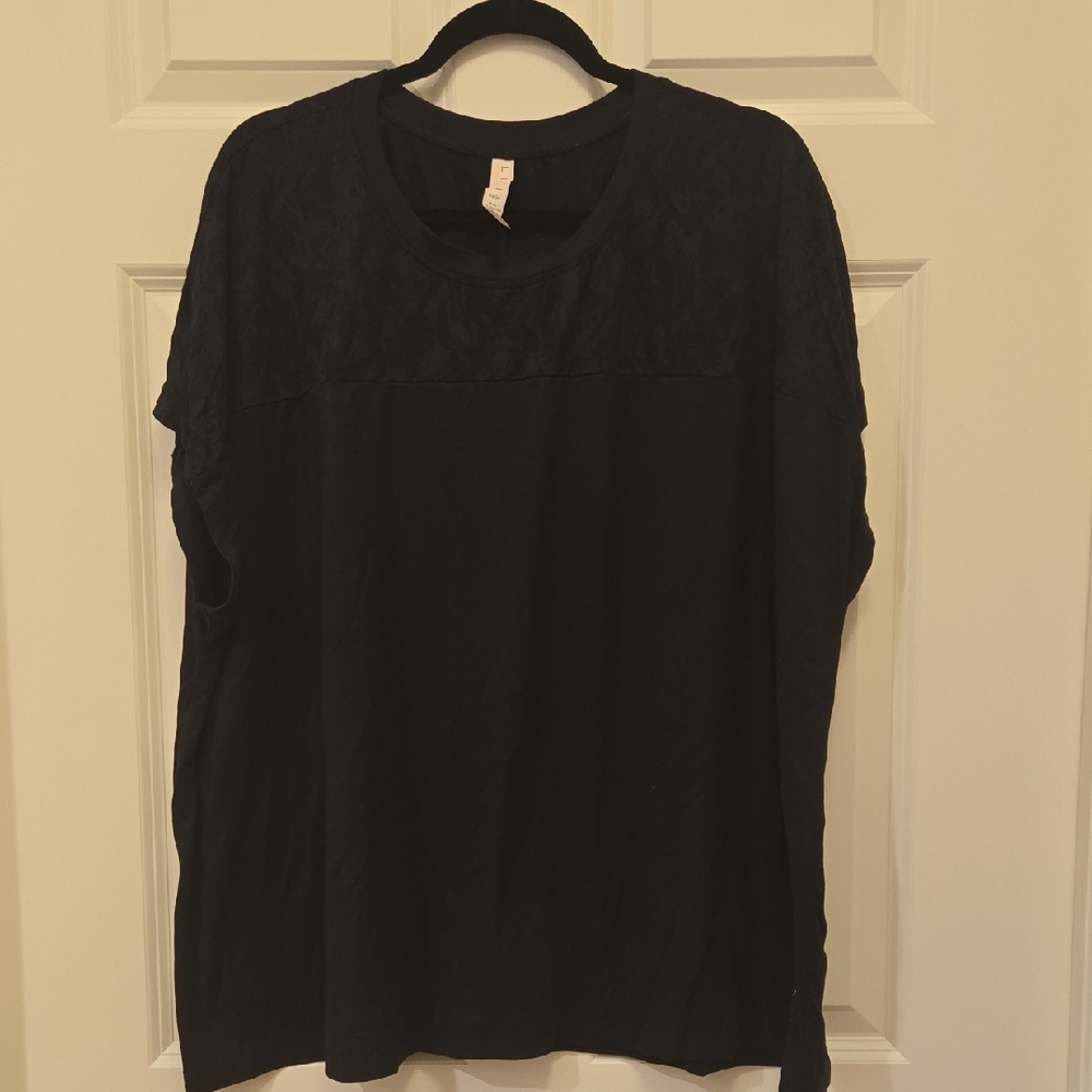 Livi Active Black Short Sleeve Top